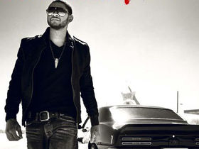 Usher bars men from tour